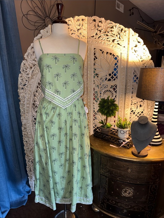 Japna Dresses & Skirts - Japna Sage Green Palm-Print Midi Dress